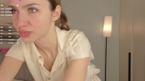 Snapshot of casual_blonde chatting on 03.01.26 For friends Kira online show from 03.01.26