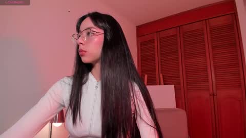 Snapshot of cat_loren chatting on 02.22.25 Loren online show from 02.22.25