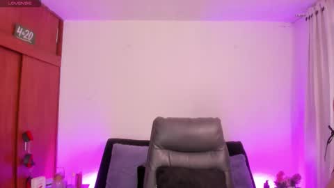 Cata green model independient online show from 11.01.25