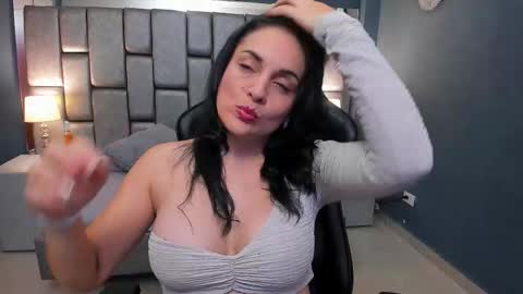 Cata Joness  My schedule 2200 - 0500 GMT -5 online show from 09.18.25