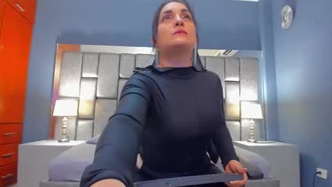 Cata Joness  My schedule 2200 - 0500 GMT -5 online show from 10.22.25