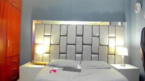 Cata Joness  My schedule 2200 - 0500 GMT -5 online show from 10.29.25