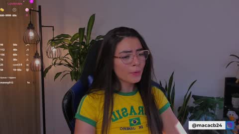 Snapshot of catalella_01 chatting on 01.09.25 MACARENA online show from 01.09.25