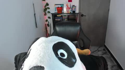 Flor....... online show from 02.21.25