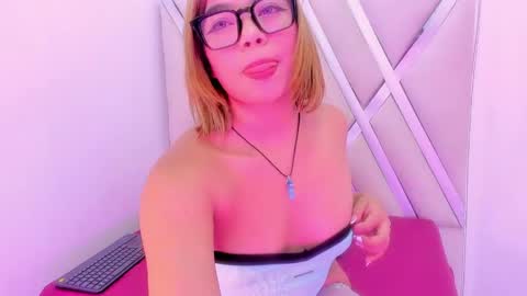 Snapshot of cataleya_bianchi chatting on 04.25.26 Cataleya online show from 04.25.26