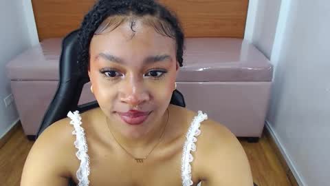 Snapshot of catalina25_t chatting on 10.29.25 catalina25_t online show from 10.29.25