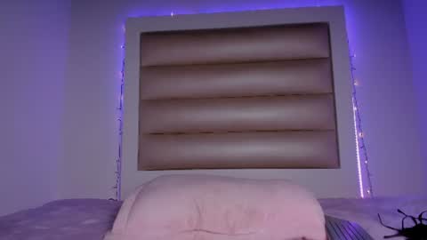 Snapshot of catalina_jade chatting on 06.18.26 Cata online show from 06.18.26