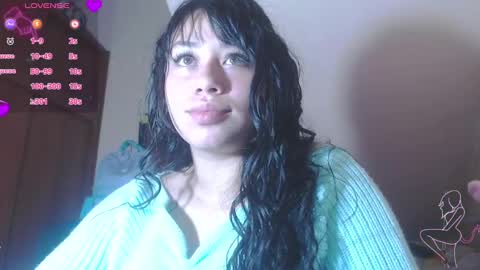 Snapshot of catalina_saenz19 chatting on 10.19.25 Catalina Saenz online show from 10.19.25