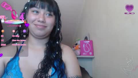 Snapshot of catalina_saenz19 chatting on 10.28.25 Catalina Saenz online show from 10.28.25