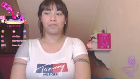Snapshot of catalina_saenz19 chatting on 11.06.25 Catalina Saenz online show from 11.06.25