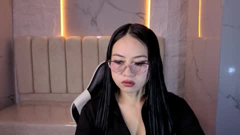 Snapshot of catalina_tx_ chatting on 02.13.26 Online 800 to 1400 online show from 02.13.26