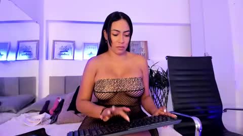 Snapshot of catalinamuss_ chatting on 01.20.25 Catalina online show from 01.20.25