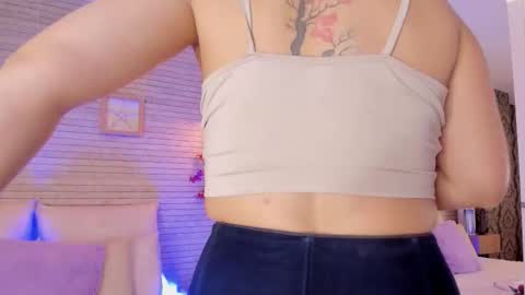 Snapshot of catalinnathompson chatting on 10.19.25 CatalinnaThompson online show from 10.19.25