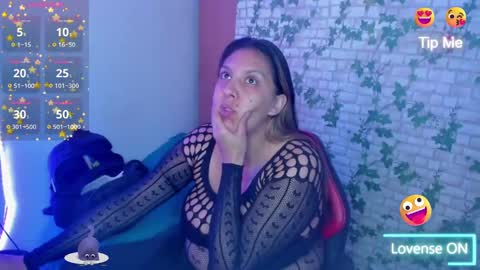  Mia   online show from 11.05.25