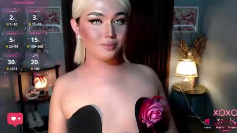 Snapshot of catherine_louise chatting on 10.01.25 cath online show from 10.01.25