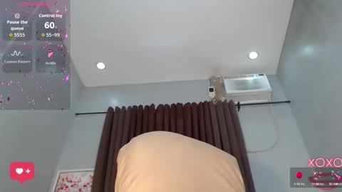 Snapshot of catherine_louise chatting on 10.15.25 cath online show from 10.15.25