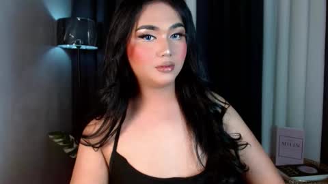 Snapshot of catherine_louise chatting on 11.04.25 cath online show from 11.04.25