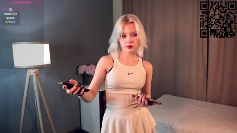 Mia online show from 04.08.26