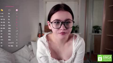 Eva  online show from 09.15.25