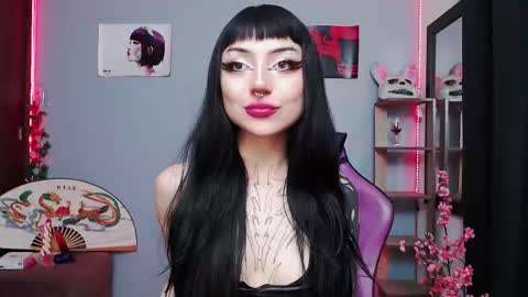 Snapshot of cati_petite chatting on 10.21.25 Cati help me reach my goal of 100 thumbs up again 3 online show from 10.21.25