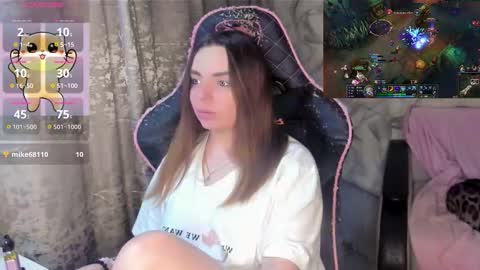 Snapshot of catisyfury chatting on 10.20.25 . . online show from 10.20.25