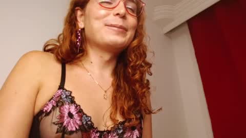 Snapshot of catnessa_ chatting on 12.28.24 Catalina Restrepo online show from 12.28.24