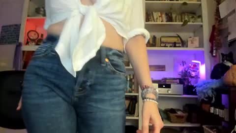 some call me djcatnips some call me CC but i love it when you call me miss catnips  online show from 02.18.25