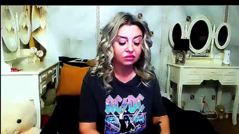 Snapshot of catpussy4 chatting on 02.02.26 lauren online show from 02.02.26