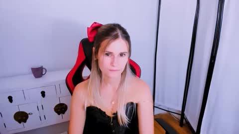 Snapshot of catringood chatting on 10.09.25 CatrinGood online show from 10.09.25