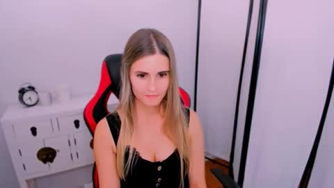 Snapshot of catringood chatting on 10.27.25 CatrinGood online show from 10.27.25