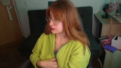 Snapshot of catsito chatting on 11.07.25 im MIA -Independent Model MY OF is catsito3 online show from 11.07.25