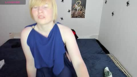 Snapshot of cattie_w_ chatting on 10.31.25 cattie_w_ online show from 10.31.25