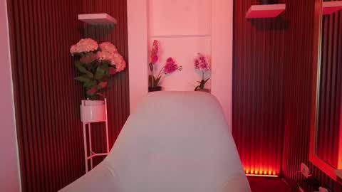 Snapshot of cattleyascaly chatting on 10.02.25 cattleyascaly online show from 10.02.25