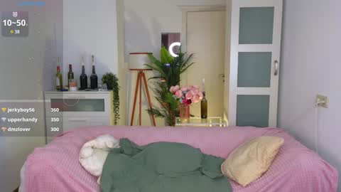 caty_cuddly online show from 01.17.25