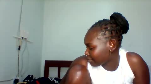 Snapshot of cavy_sweet chatting on 12.03.24 Mecy online show from 12.03.24