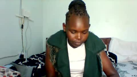 Snapshot of cavy_sweet chatting on 12.05.24 Mecy online show from 12.05.24