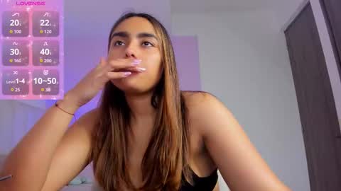 Snapshot of caylin_jordan chatting on 10.31.25 Cay online show from 10.31.25