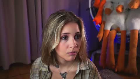 Snapshot of ceceliapidcock chatting on 06.19.26 Lina online show from 06.19.26