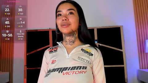 Snapshot of celeeste_18 chatting on 11.05.25 celeeste_18 online show from 11.05.25