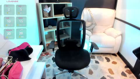 Snapshot of celesstebruce chatting on 01.31.25 meli online show from 01.31.25