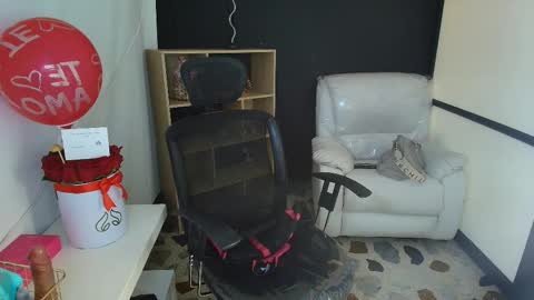 Snapshot of celesstebruce chatting on 02.15.25 meli online show from 02.15.25