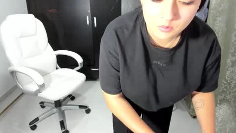 Snapshot of celesstebruce chatting on 02.21.25 meli online show from 02.21.25