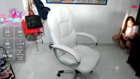 Snapshot of celesstebruce chatting on 03.12.25 meli online show from 03.12.25