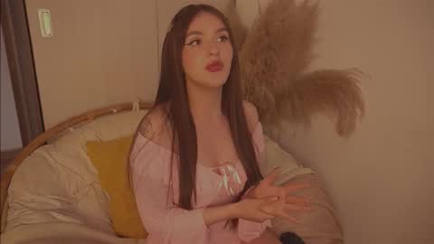 Diane Independent model online show from 10.14.25