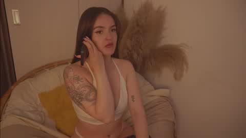 Diane Independent model online show from 10.15.25