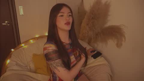 Diane Independent model online show from 11.13.25