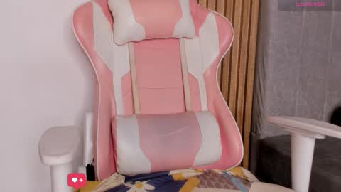 Snapshot of celeste_jhons1 chatting on 10.30.25 celeste_jhons1 online show from 10.30.25