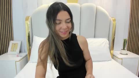 celestebellmont online show from 10.08.25