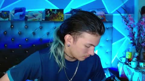 I am Valentinn online show from 12.23.25