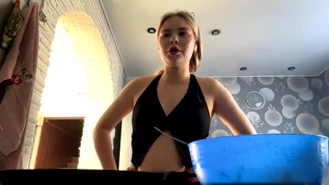 Snapshot of celestinehilscher chatting on 06.03.26 Cary online show from 06.03.26